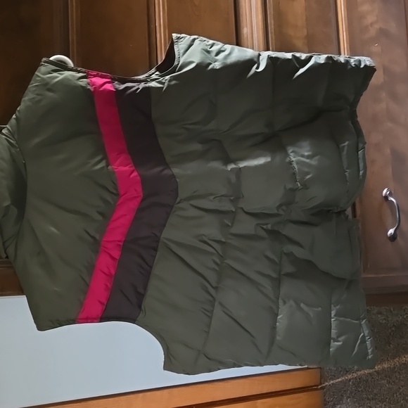 Vest - Picture 5 of 7